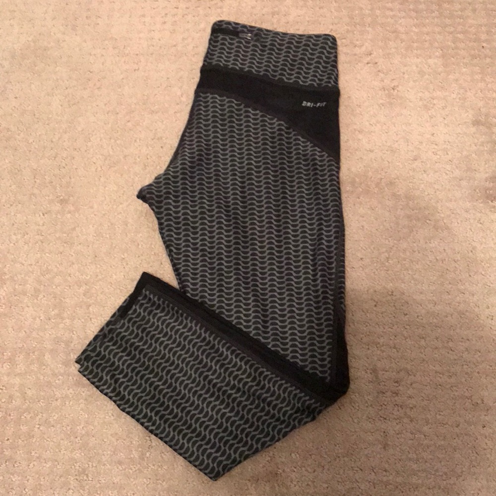 3/$25 🌟 Nike Running Crops